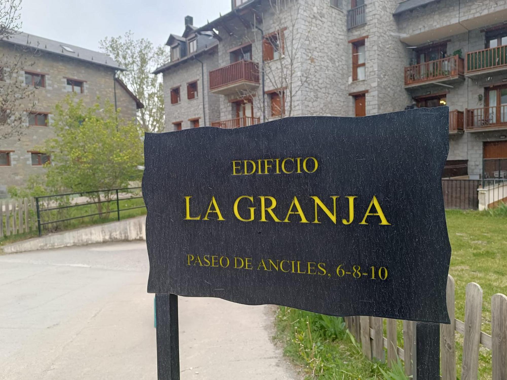 Inmocyma Montanas Magicas-Benasque Apartman Kültér fotó